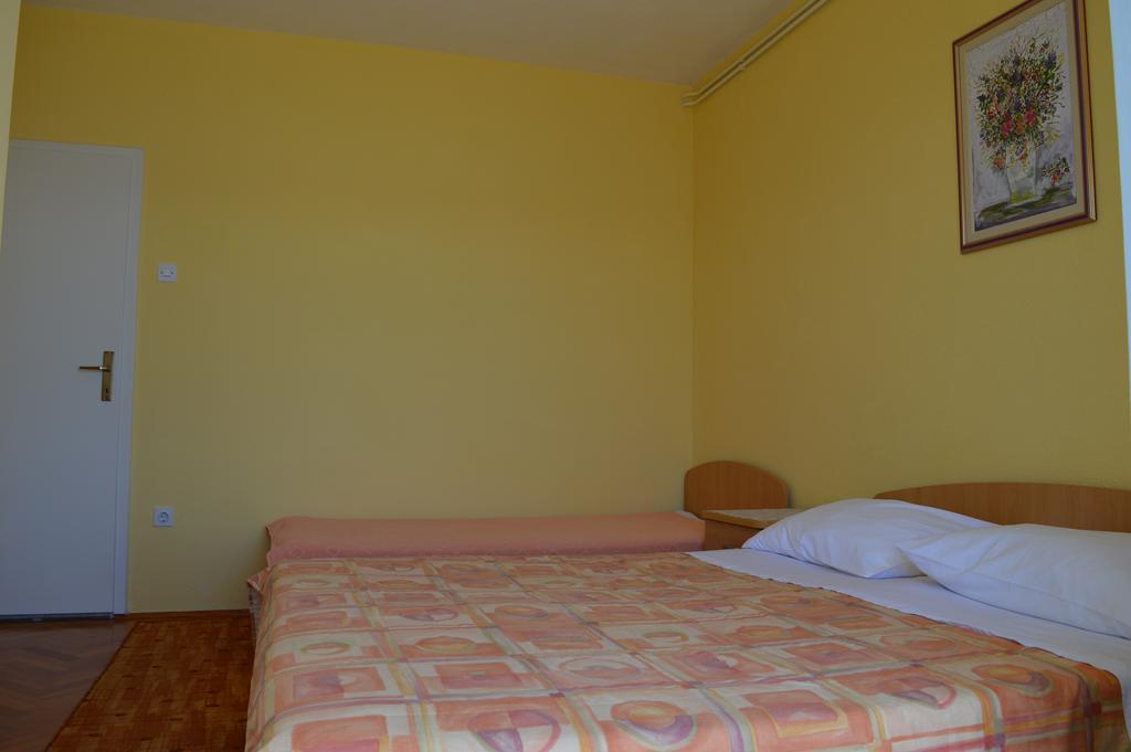 Apartments Majstrovic Zivogosce Bagian luar foto