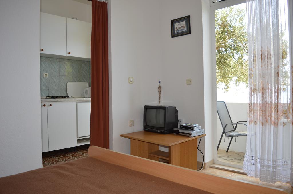 Apartments Majstrovic Zivogosce Bagian luar foto