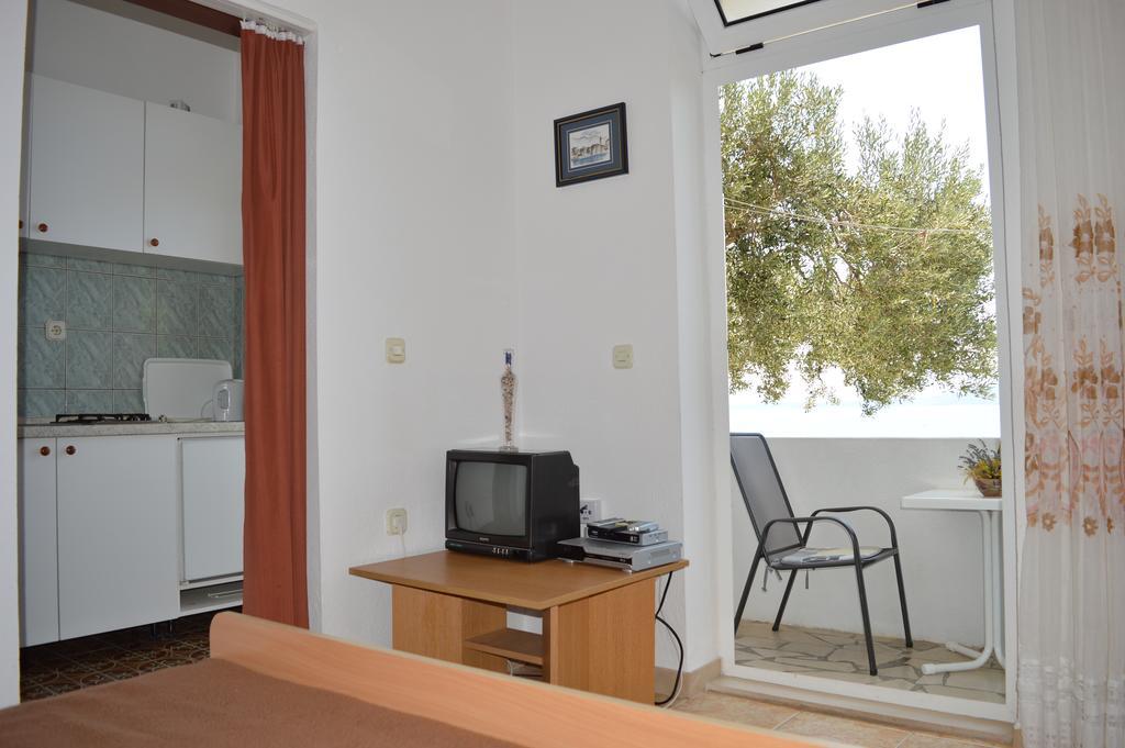 Apartments Majstrovic Zivogosce Bagian luar foto