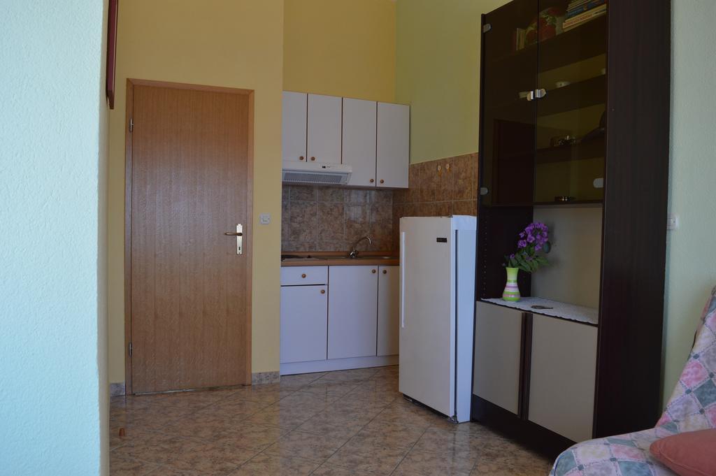 Apartments Majstrovic Zivogosce Bagian luar foto