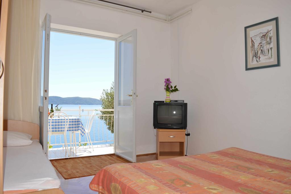 Apartments Majstrovic Zivogosce Bagian luar foto